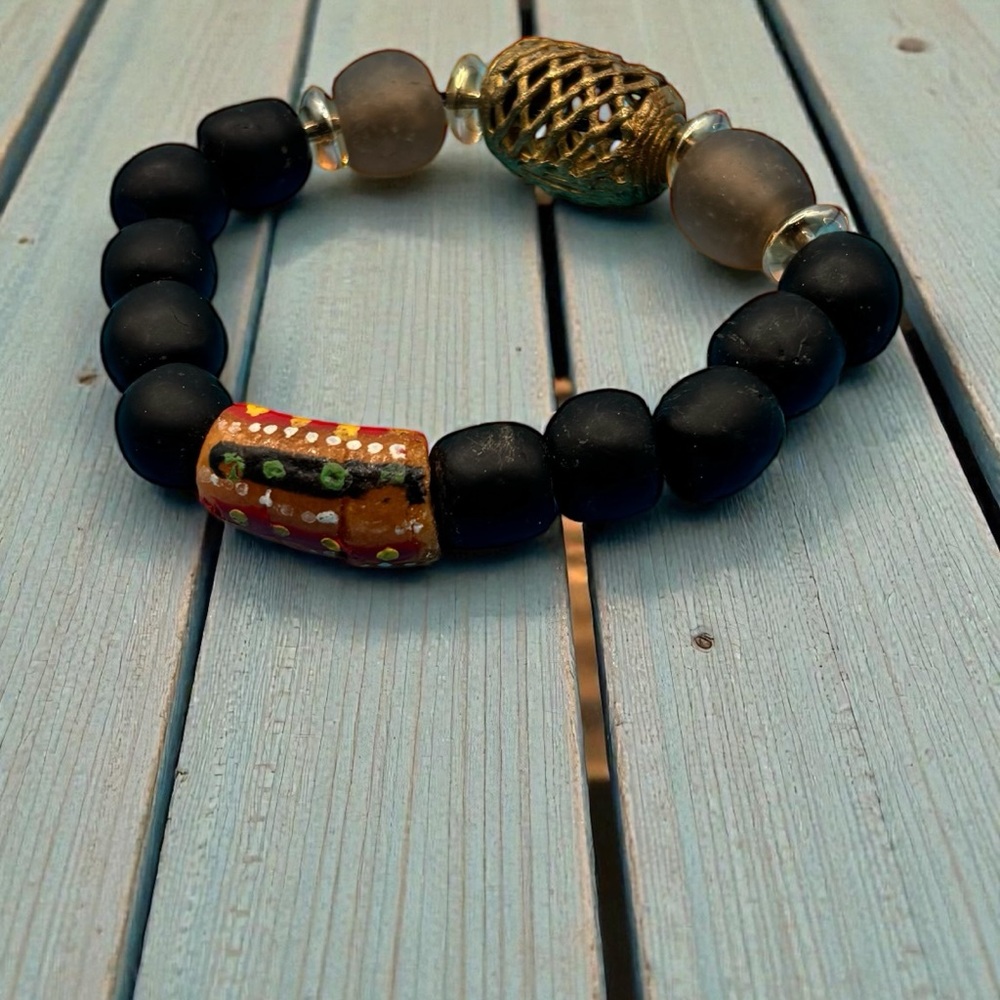 Black and‎ Gold Beaded Bracelet
